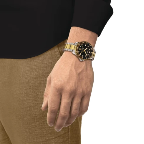 Мъжки ръчен часовник с кварцов механизъм - корпус от Стомана - Стоманена верижка - цвят Черен Злато