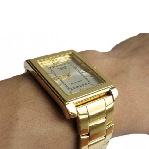 Дамски ръчен часовник с кварцов механизъм - корпус от Стомана - Стоманена верижка - цвят Сребрист Злато