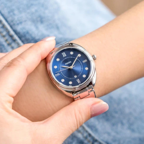 Дамски ръчен часовник с кварцов механизъм - корпус от Стомана - Стоманена верижка - цвят Син Сив