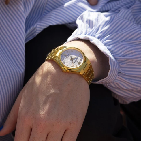 Дамски ръчен часовник с кварцов механизъм - корпус от Стомана - Стоманена верижка - цвят Бял Злато