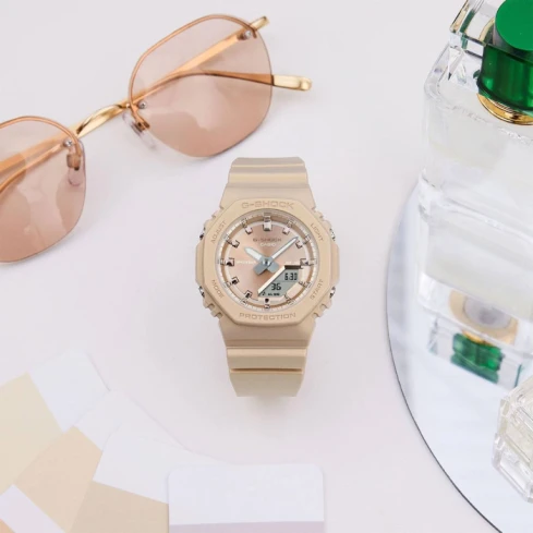 Дамски ръчен часовник с кварцов механизъм - корпус от Полимер - Полимер - цвят Бежов Бежов