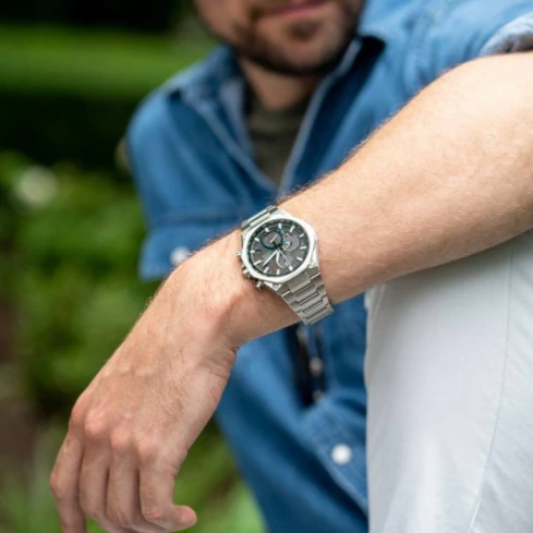 Мъжки ръчен часовник с кварцов механизъм - корпус от Стомана - Стоманена верижка - цвят Черен Сив