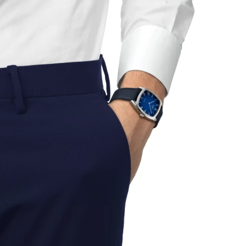 Мъжки ръчен часовник с кварцов механизъм - корпус от Стомана - Естествена кожа - цвят Син