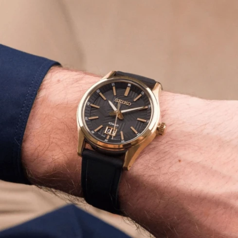 Мъжки ръчен часовник с кварцов механизъм - корпус от Стомана - Силиконова каишка - цвят Черен Злато