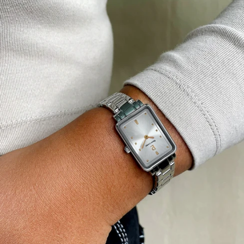 Дамски ръчен часовник с кварцов механизъм - корпус от Стомана - Стоманена верижка - цвят Сребрист Сив