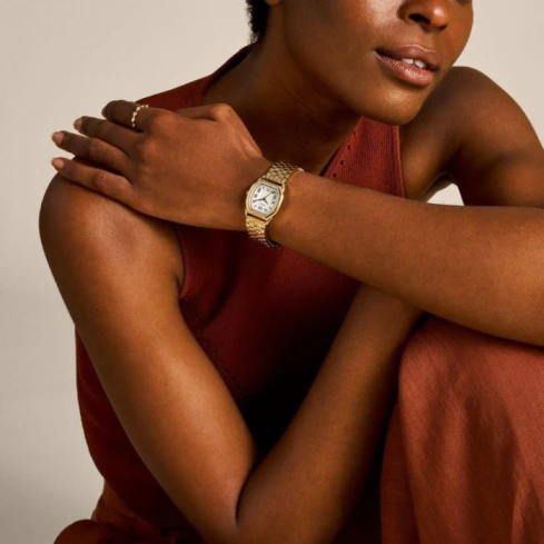 Дамски ръчен часовник с кварцов механизъм - корпус от Стомана - Стоманена верижка - цвят Шампанско