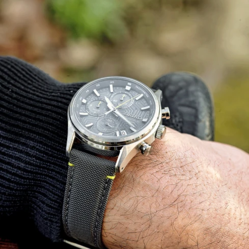 Мъжки ръчен часовник с кварцов механизъм - корпус от Стомана - Текстил - цвят Сив Сив