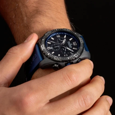 Мъжки ръчен часовник с кварцов механизъм - корпус от Карбон - Каучук - цвят Черен