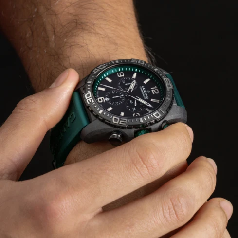 Мъжки ръчен часовник с кварцов механизъм - корпус от Карбон - Каучук - цвят Черен