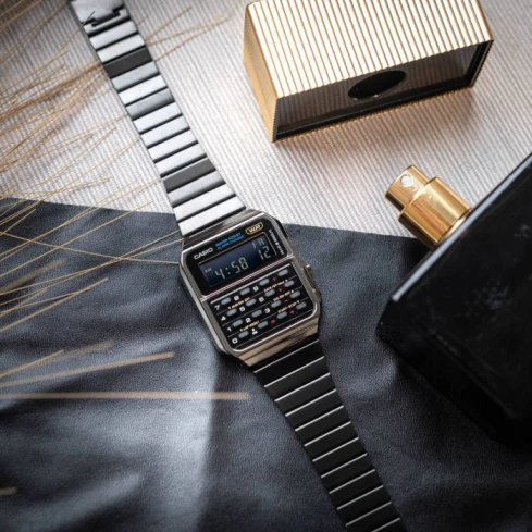 Мъжки ръчен часовник с кварцов механизъм - корпус от Полимер - Стоманена верижка - цвят Черен Черен