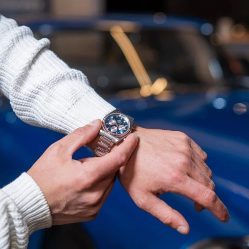 Мъжки ръчен часовник с кварцов механизъм - корпус от Стомана - Стоманена верижка - цвят Син Сив