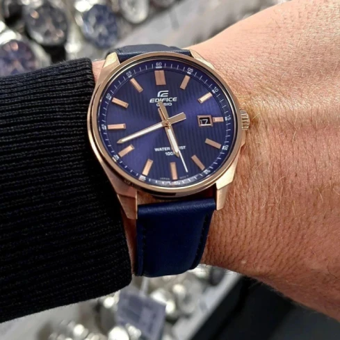 Мъжки ръчен часовник с кварцов механизъм - корпус от Стомана - Естествена кожа - цвят Син Син