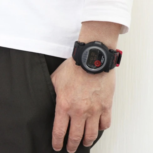 Мъжки ръчен часовник с кварцов механизъм - корпус от Карбон - Полимер - цвят Черен Червен