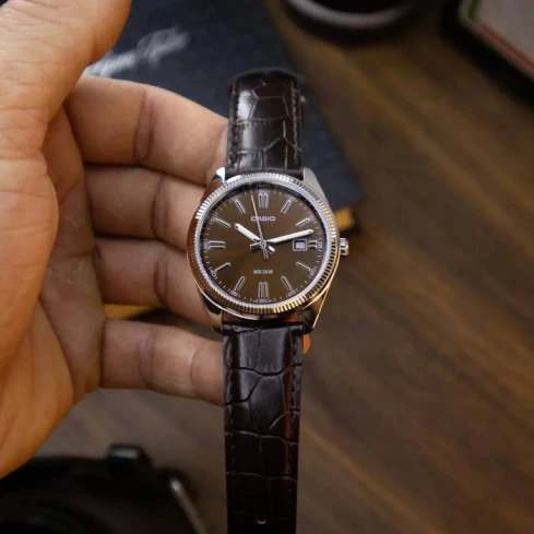 Мъжки ръчен часовник с кварцов механизъм - корпус от Стомана - Естествена кожа - цвят Кафяв Кафяв