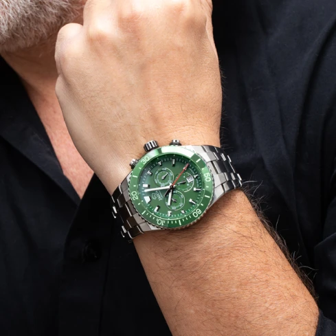 Мъжки ръчен часовник с кварцов механизъм - корпус от Стомана - Стоманена верижка - цвят Зелен Сив