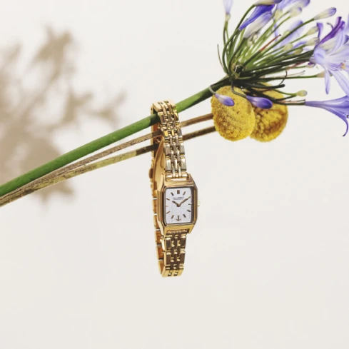 Дамски ръчен часовник с кварцов механизъм - корпус от Стомана - Стоманена верижка - цвят Бял Злато