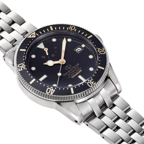 Мъжки ръчен часовник с механичен механизъм - корпус от Титан - Титаниева верижка - цвят Черен Сив