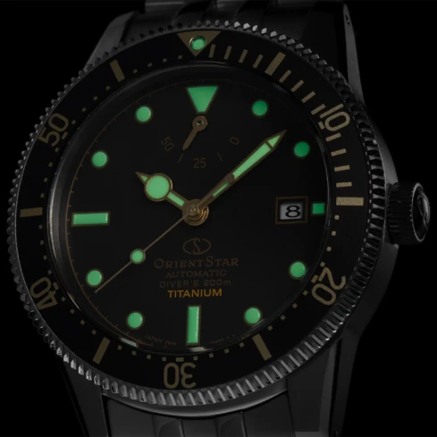 Мъжки ръчен часовник с механичен механизъм - корпус от Титан - Титаниева верижка - цвят Черен Сив