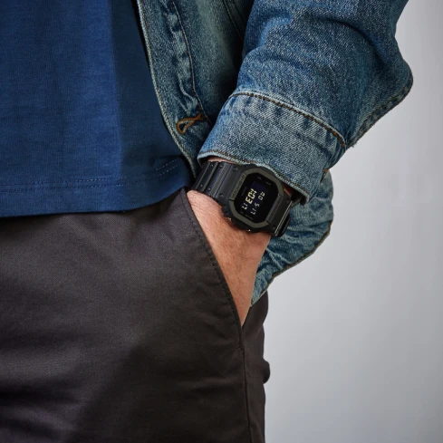 Casio DW-5600BB-1ER - Мъжки ръчен часовник с кварцов механизъм - корпус от Полимер - Полимер - цвят Черен Черен