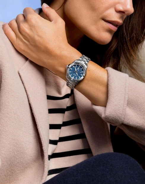 Дамски ръчен часовник с кварцов механизъм - корпус от Стомана - Стоманена верижка - цвят Син Сив