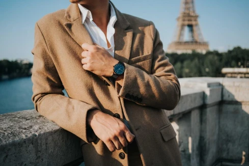 Мъжки ръчен часовник с кварцов механизъм - корпус от Стомана - Меш - цвят Черен Черен