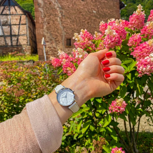 Pierre Lannier 009M600 Multiples - Дамски ръчен часовник с кварцов механизъм - корпус от Стомана - Естествена кожа - цвят Бял Бял