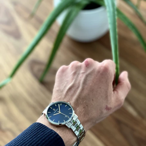 Мъжки ръчен часовник с кварцов механизъм - корпус от Стомана - Стоманена верижка - цвят Син Сив