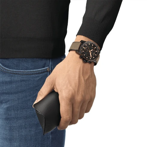 Мъжки ръчен часовник с кварцов механизъм - корпус от Стомана - Каучук - цвят Черен Черен