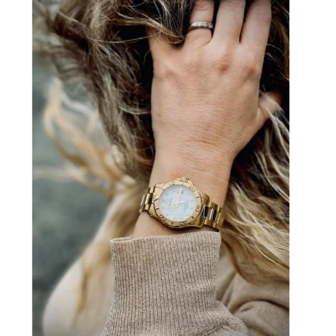 Дамски ръчен часовник с кварцов механизъм - корпус от Стомана - Стоманена верижка - цвят Седеф Злато