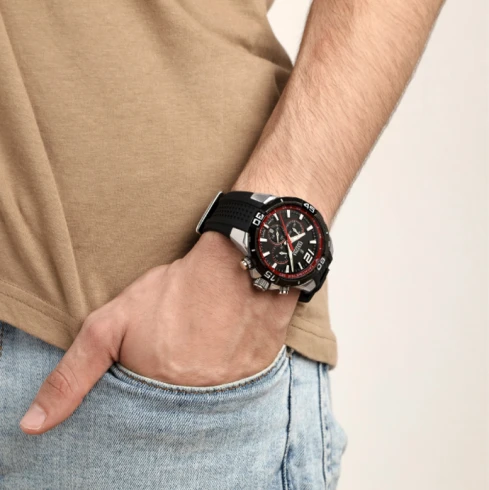 Мъжки ръчен часовник с кварцов механизъм - корпус от Стомана - Силиконова каишка - цвят Черен Черен