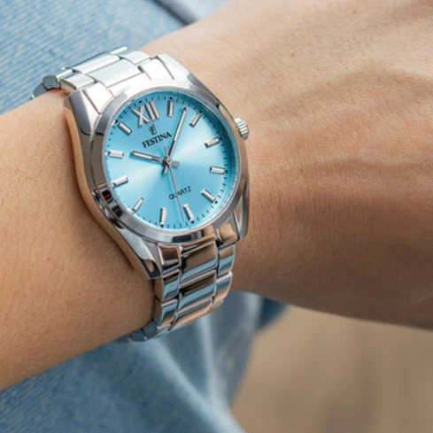 Дамски ръчен часовник с кварцов механизъм - корпус от Стомана - Стоманена верижка - цвят Син Сив