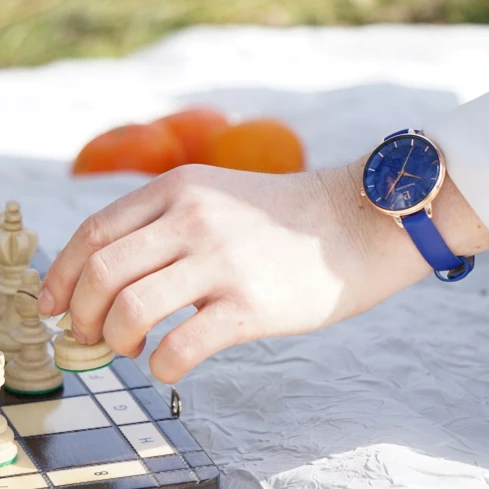 Дамски ръчен часовник с кварцов механизъм - корпус от Стомана - Естествена кожа - цвят Син Син