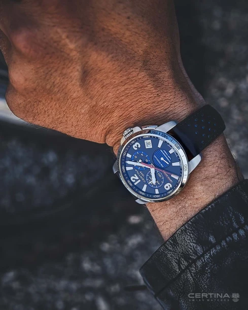 Мъжки ръчен часовник с кварцов механизъм - корпус от Стомана - Естествена кожа - цвят Черен Син