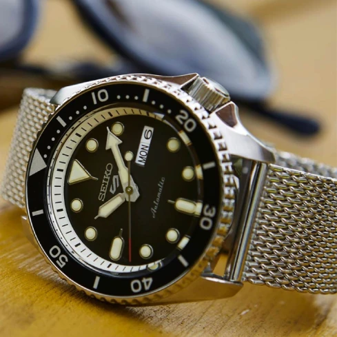 Мъжки ръчен часовник с автоматичен механизъм - корпус от Стомана - Стоманена верижка - цвят Черен