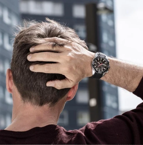 Мъжки ръчен часовник с кварцов механизъм - корпус от Стомана - Силиконова каишка - цвят Черен Черен