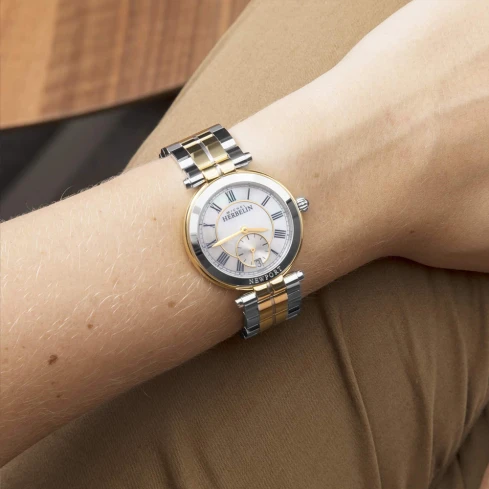 Дамски ръчен часовник с кварцов механизъм - корпус от Стомана - Стоманена верижка - цвят Бял Сив