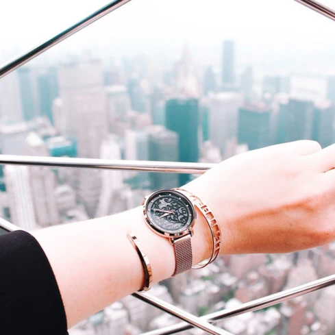 Дамски ръчен часовник с кварцов механизъм - корпус от Стомана - Меш - цвят Черен Розово Злато