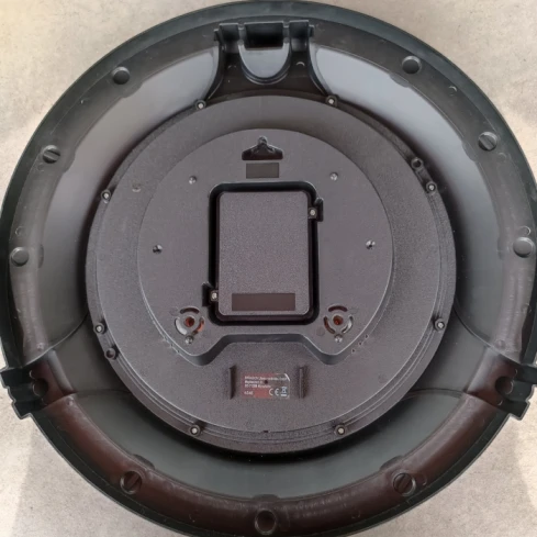 Унисекс стенен часовник с кварцов механизъм