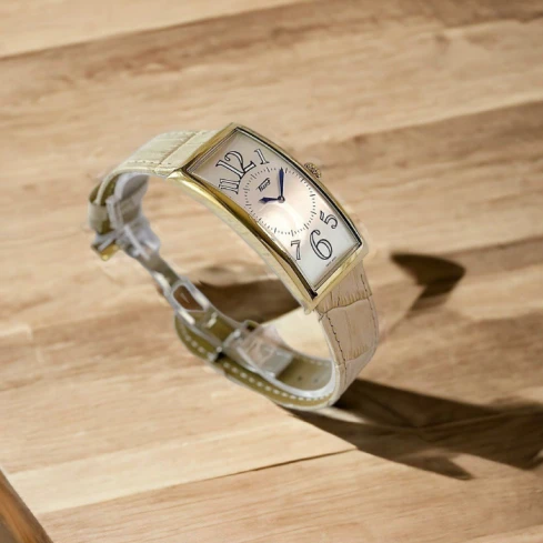 Дамски ръчен часовник с кварцов механизъм - корпус от Стомана - Естествена кожа - цвят Сребрист Бежов