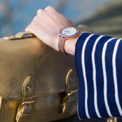 Дамски ръчен часовник с механизъм