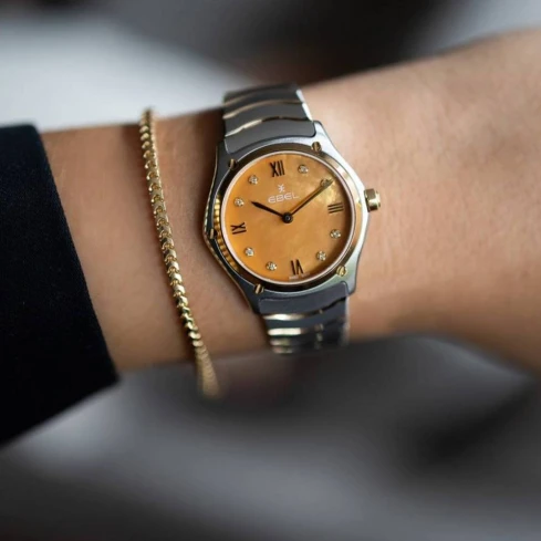 Дамски ръчен часовник с кварцов механизъм - корпус от Стомана - Стоманена верижка - цвят Кафяв Сив