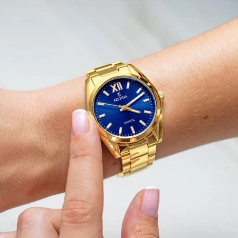 Дамски ръчен часовник с кварцов механизъм - корпус от Стомана - Стоманена верижка - цвят Син Злато