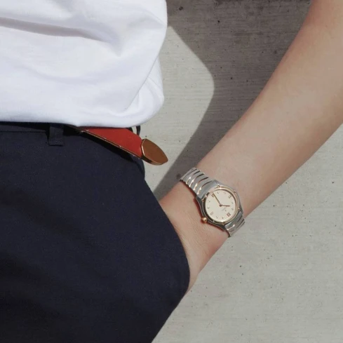 Дамски ръчен часовник с кварцов механизъм - корпус от Стомана - Стоманена верижка - цвят Седеф Злато