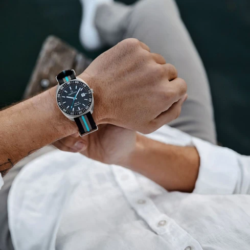 Мъжки ръчен часовник с автоматичен механизъм - корпус от Титан - Нато каишка - цвят Черен Син