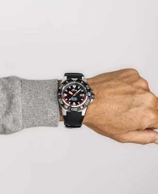 Мъжки ръчен часовник с кварцов механизъм - корпус от Стомана - Каучук - цвят Черен