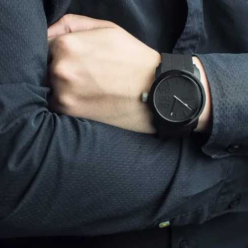 Мъжки ръчен часовник с кварцов механизъм - корпус от Стомана - Силиконова каишка - цвят Черен Черен