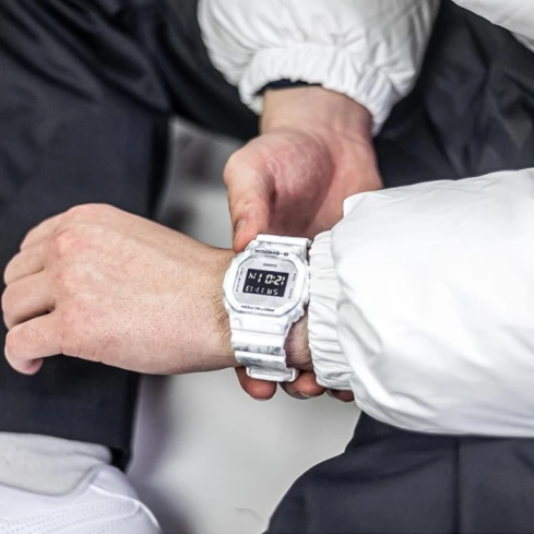 Мъжки ръчен часовник с кварцов механизъм - корпус от Полимер - Полимер - цвят Черен Сив