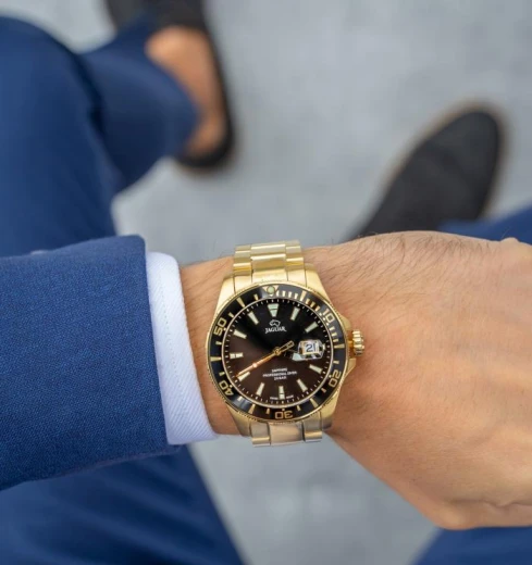 Мъжки ръчен часовник с кварцов механизъм - корпус от Стомана - Стоманена верижка - цвят Черен Злато