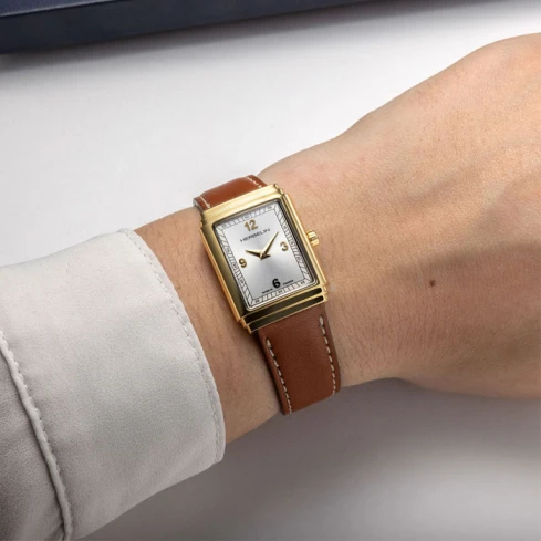 Дамски ръчен часовник с кварцов механизъм - корпус от Стомана - Естествена кожа - цвят Бежов