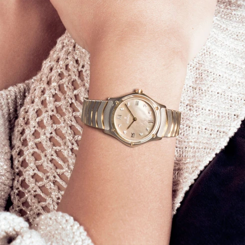 Дамски ръчен часовник с кварцов механизъм - корпус от Стомана - Стоманена верижка - цвят Седеф Злато